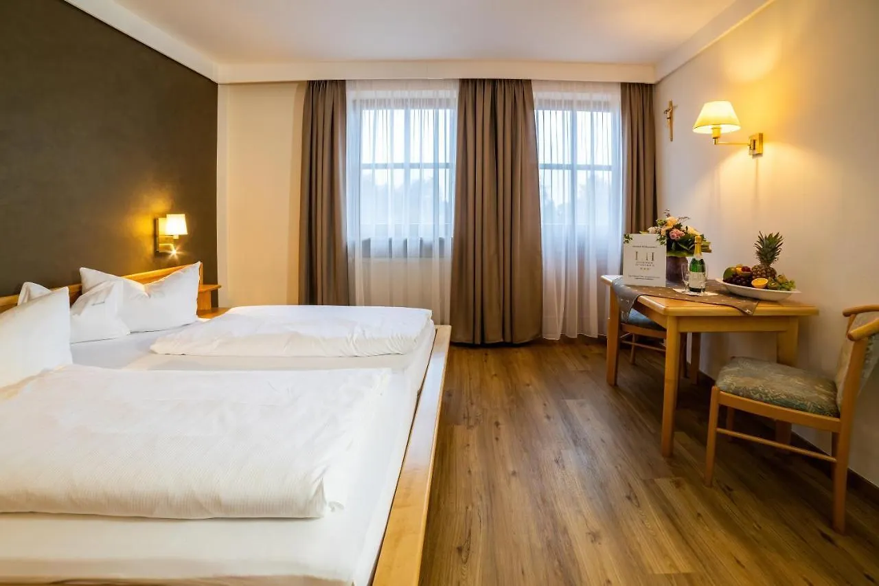 Hotel Lindenhof Hetzenbach Zell Deutschland